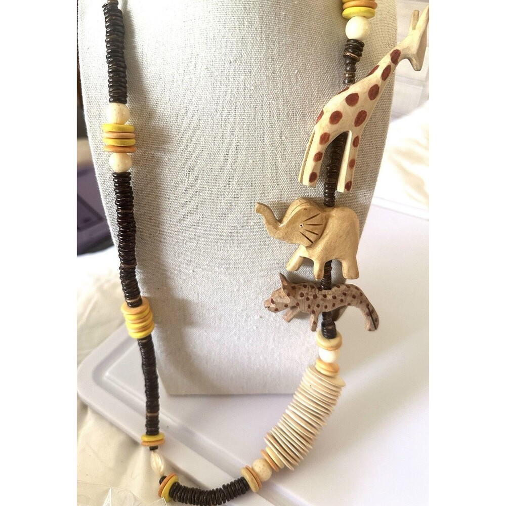 Hand Carved Wooden Safari Animal Necklace Giraffe Elephant Leopard Coconut